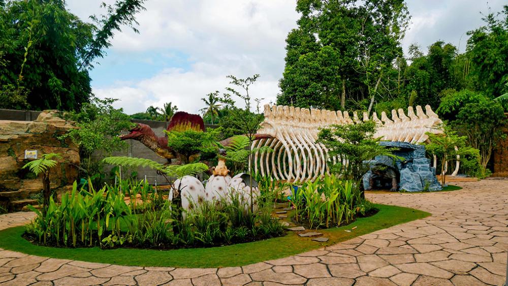 Serunya Main  Berbarengan Dinosaurus di Dinoland Garut Jawa Barat 